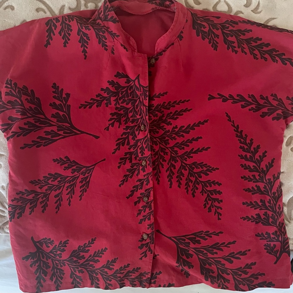 Sig Zane women’s button Red with fern Print sz 2xl